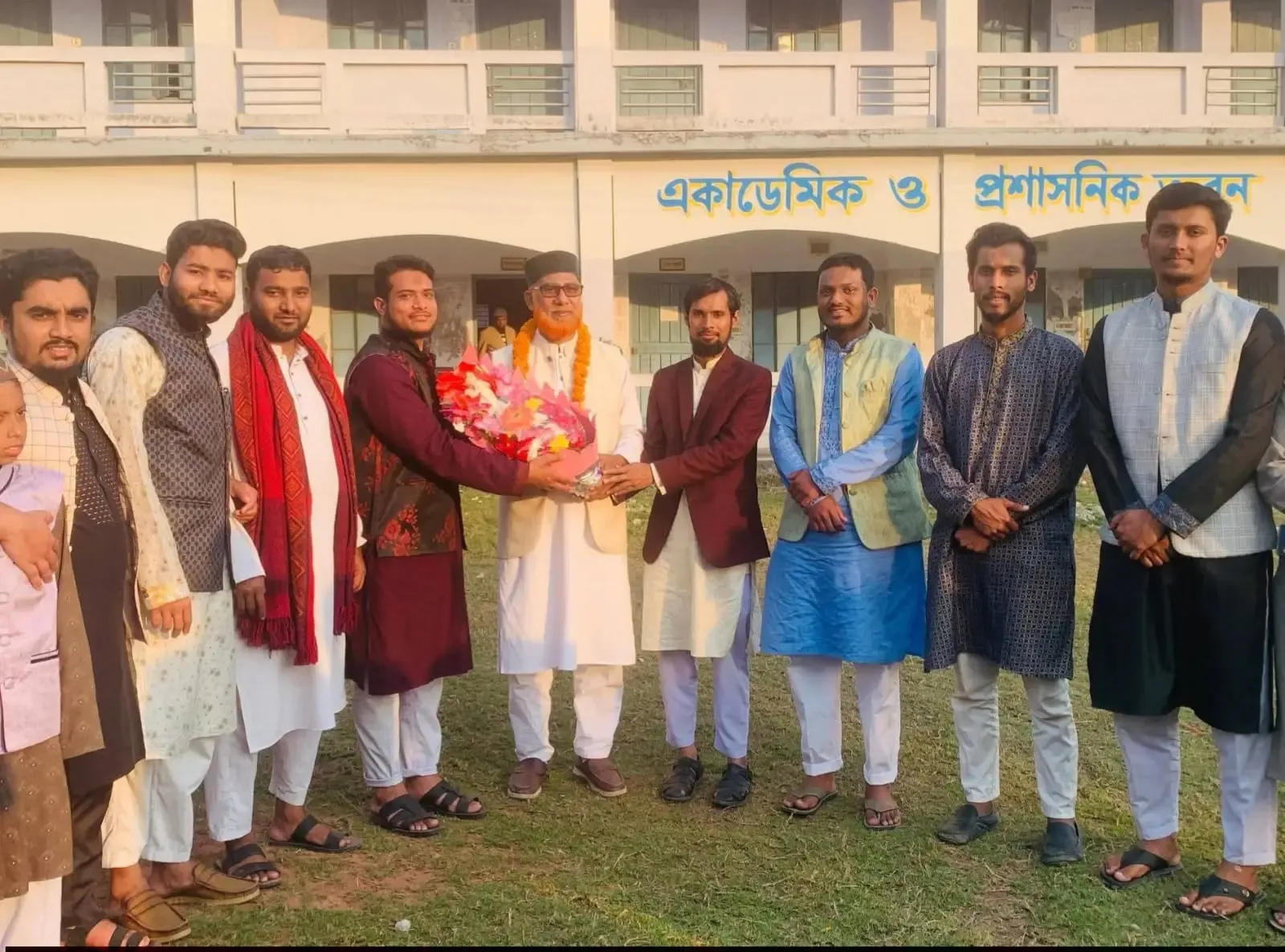 বাগেরহাট-৪ আসনের নবনির্বাচিত এমপি আব্দুল আলীম স্যারকে বরণ