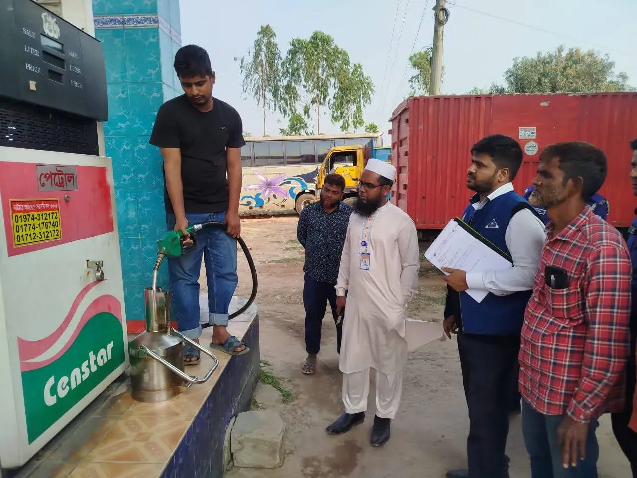 রাণীশংকৈলে পেট্রোল পাম্পে অনিয়ম, ভ্রাম্যমাণ আদালতের জরিমানা