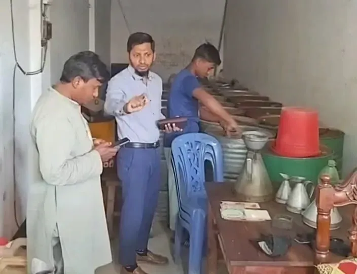 ফুলবাড়ীতে ভ্রাম্যমাণ আদালতের অভিযান,অবৈধ তেল মজুদে ব্যবসায়ীকে জরিমানা