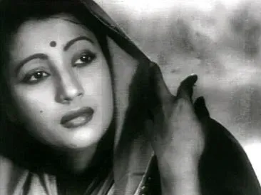 জনপ্রিয়তা অর্জন করা নন্দিত অভিনয় শিল্পী সুচিত্রা সেনের আজ ৯৫ তম জন্ম বার্ষিকী