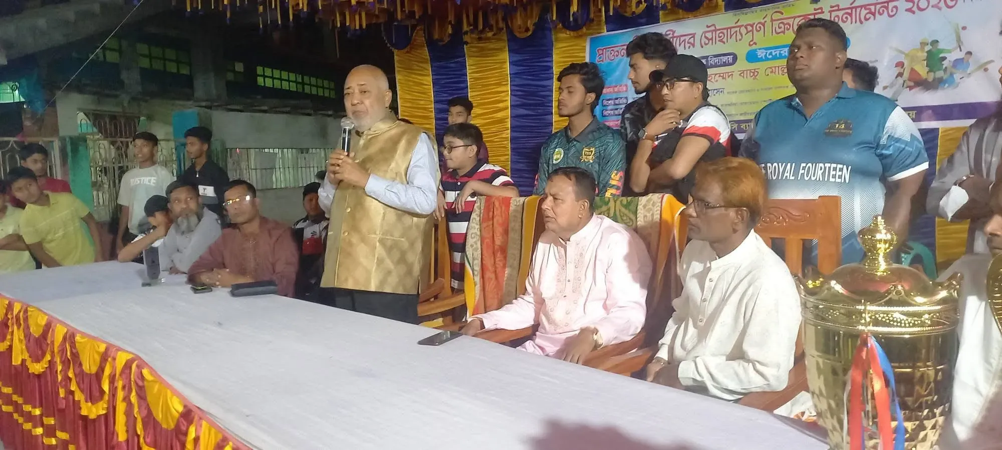 নাইট ক্রিকেটে প্রাণ ফিরল তারাগুনিয়ায়, প্রাক্তনদের আয়োজনে দুই দিনের ক্রীড়া উৎসব।