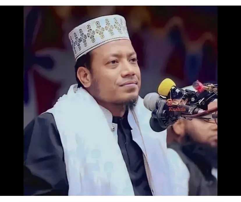 কুষ্টিয়ায় “উপরওয়ালা আমি” মন্তব্যে আলোচনায় এমপি মুফতি আমির হামজা।